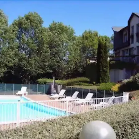 Bastide Du Cantal Casa de Férias *